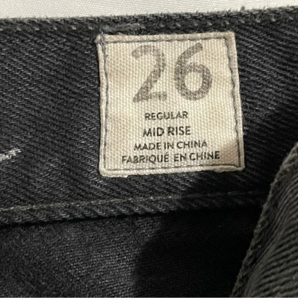 Free people Black Distressed Destroyed Chewed‎ Up Midrise Straight Leg Size 26